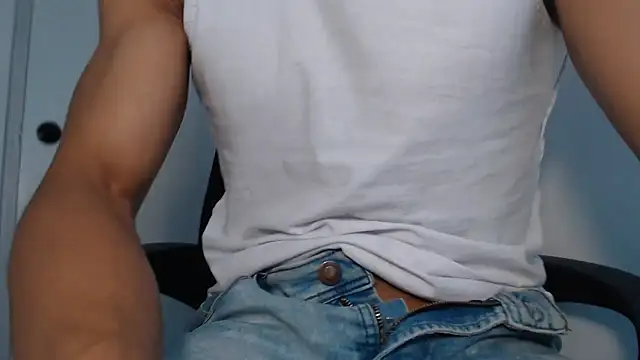 Jhonyblack 1 online show from June 3, 2026, 2:33 pm