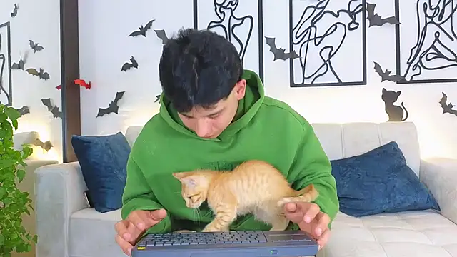 Nicole and deam13 online show from October 17, 2025, 11:29 pm