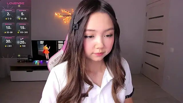 Fluffy Rose online show from September 28, 2025, 2:28 am