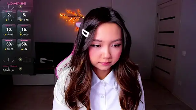 Fluffy Rose online show from October 8, 2025, 11:57 pm