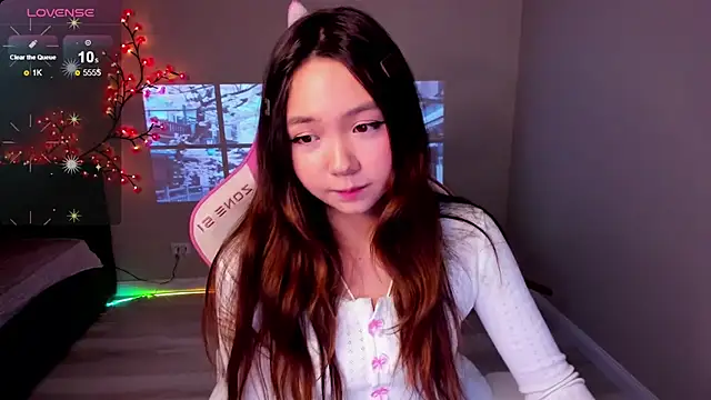 Fluffy Rose online show from November 1, 2025, 11:40 pm