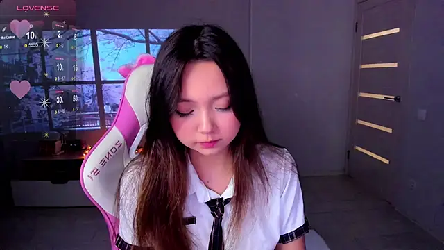 Fluffy Rose online show from November 30, 2025, 12:14 am