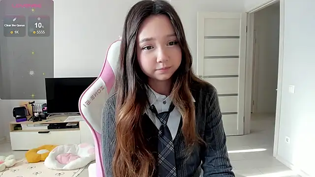 Fluffy Rose online show from May 30, 2026, 1:03 am