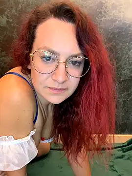 ladoucedu34 online show from October 6, 2025, 10:18 pm