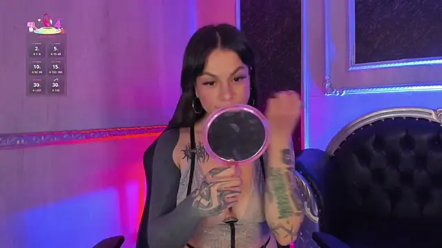 Snapshot of MeganDraco_ chatting on May 25, 2026, 1:06 pm MeganDraco online show from May 25, 2026, 1:06 pm