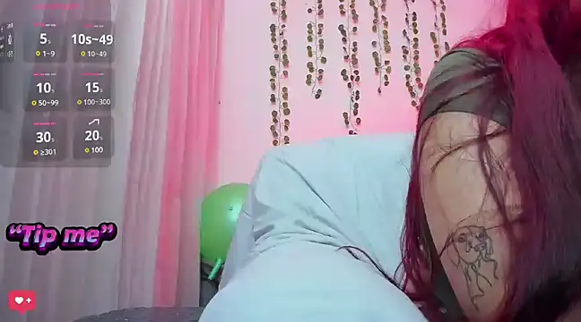 bonnie moon  online show from February 12, 2025, 11:20 pm