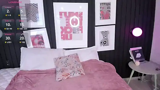 Kayla stern  online show from November 20, 2025, 7:35 pm