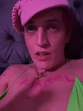 Haleytightlips1986 online show from April 4, 2026, 9:45 pm