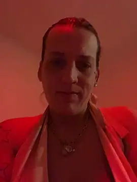 Haleytightlips1986 online show from April 10, 2026, 3:34 am