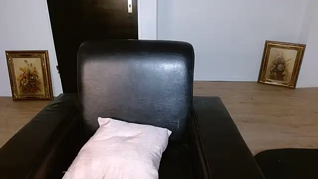 Snapshot of JuicyJanexo chatting on January 11, 2026, 5:01 am JuicyJanexo online show from January 11, 2026, 5:01 am