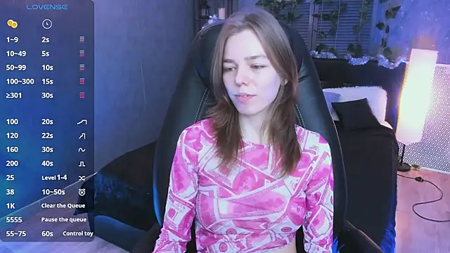 Tina Tayllor online show from December 9, 2024, 6:35 pm