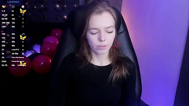 Tina Tayllor online show from February 12, 2025, 4:11 pm