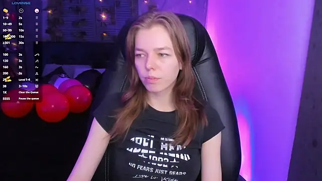 Tina Tayllor online show from February 26, 2025, 4:14 pm