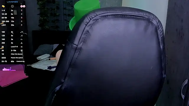 Tina Tayllor online show from March 17, 2025, 5:38 pm