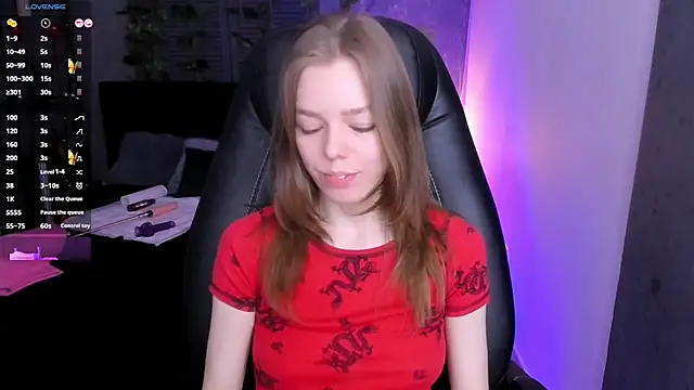 Tina Tayllor online show from March 22, 2025, 4:58 pm