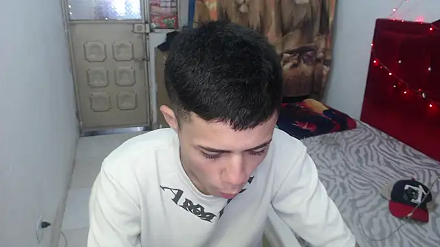 Snapshot of bby_santi chatting on February 27, 2026, 2:17 pm bby santi online show from February 27, 2026, 2:17 pm