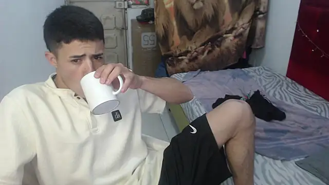 Snapshot of bby_santi chatting on March 1, 2026, 2:30 pm bby santi online show from March 1, 2026, 2:30 pm