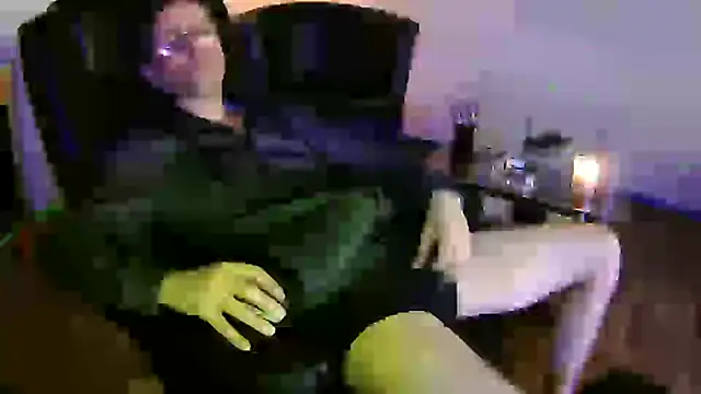 Minm666 online show from March 8, 2025, 9:08 pm