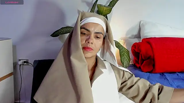 ClaraMariaMon online show from February 6, 2025, 4:03 pm