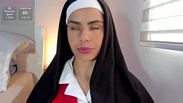 ClaraMariaMon online show from December 16, 2025, 1:38 pm