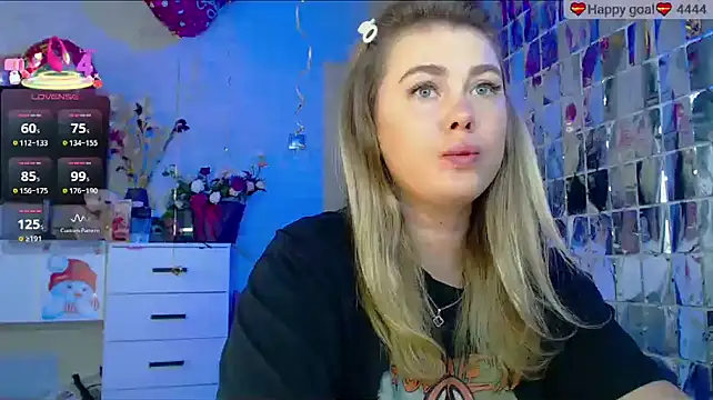 SuchCute online show from September 21, 2025, 3:08 am