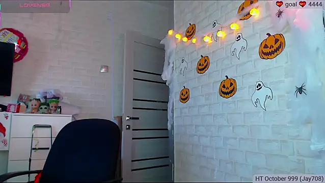 SuchCute online show from October 18, 2025, 2:47 am