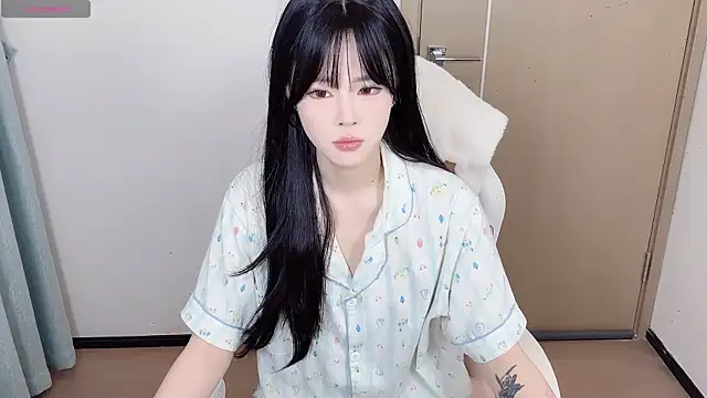 Mini-X online show from October 10, 2025, 7:07 am