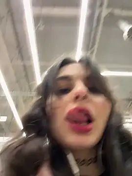 mollydoorsis1 online show from January 24, 2025, 3:02 pm