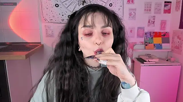 mollydoorsis1 online show from February 22, 2025, 12:49 am