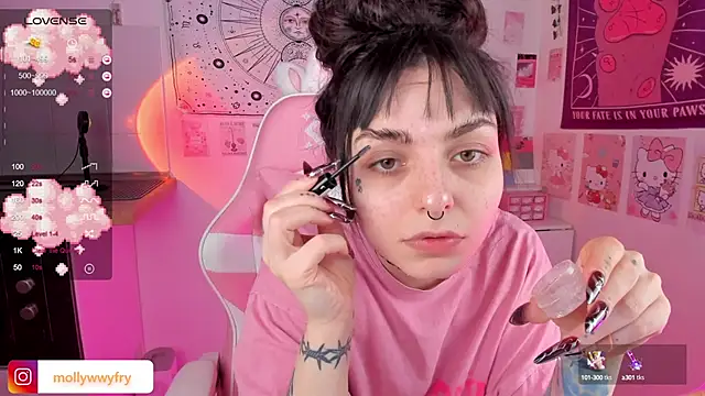 mollydoorsis1 online show from March 5, 2025, 8:21 pm