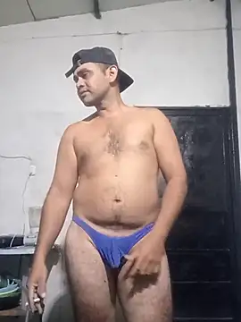 Snapshot of travieso2893 chatting on June 14, 2026, 3:52 am travieso2893 online show from June 14, 2026, 3:52 am