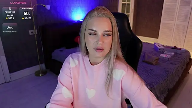 KittiLiza online show from October 24, 2025, 9:22 pm