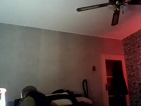 Nikolaiyy online show from May 15, 2026, 2:07 am