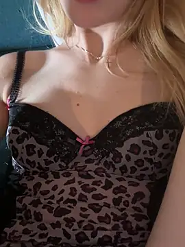 Lolitaxlola online show from January 6, 2025, 2:36 pm