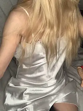 Lolitaxlola online show from December 13, 2025, 8:58 pm