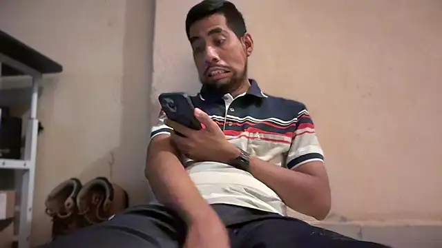 Snapshot of EnriquePersian197 chatting on February 4, 2025, 8:17 pm EnriquePersian197 online show from February 4, 2025, 8:17 pm