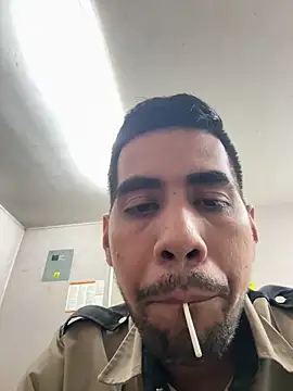 Snapshot of EnriquePersian197 chatting on March 19, 2025, 5:52 am EnriquePersian197 online show from March 19, 2025, 5:52 am