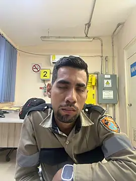 Snapshot of EnriquePersian197 chatting on November 26, 2025, 5:41 am EnriquePersian197 online show from November 26, 2025, 5:41 am