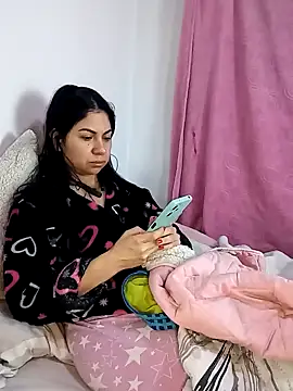 saralunabella online show from January 23, 2025, 11:04 am