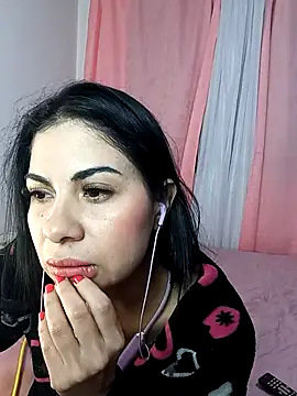 saralunabella online show from March 10, 2025, 10:55 pm