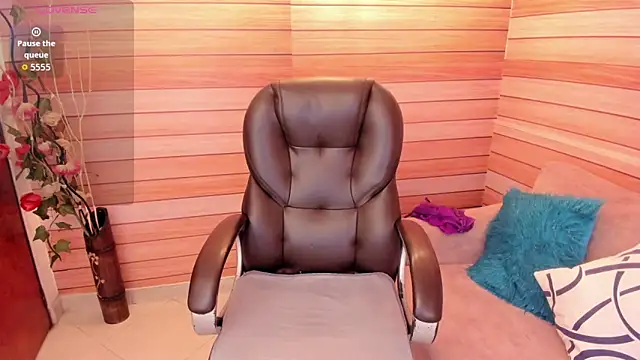 marien thomson  online show from September 28, 2025, 10:59 pm