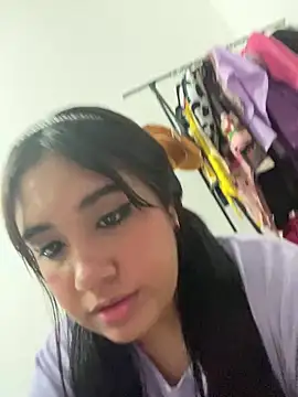 melyescobar online show from December 17, 2024, 12:00 pm
