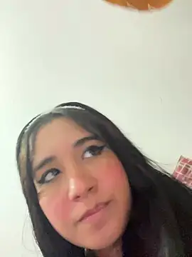 melyescobar online show from December 21, 2024, 12:06 pm