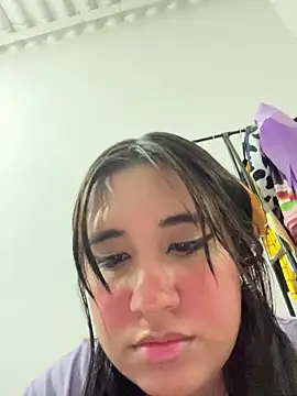 melyescobar online show from December 27, 2024, 12:01 pm