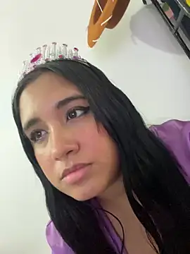 melyescobar online show from January 4, 2025, 12:05 pm