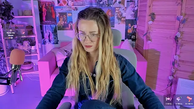 LadyIzabel online show from January 18, 2025, 8:52 am