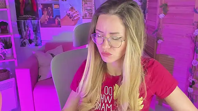 LadyIzabel online show from January 28, 2025, 8:25 am