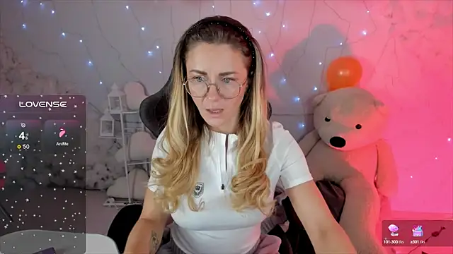 LadyIzabel online show from February 15, 2025, 5:41 am