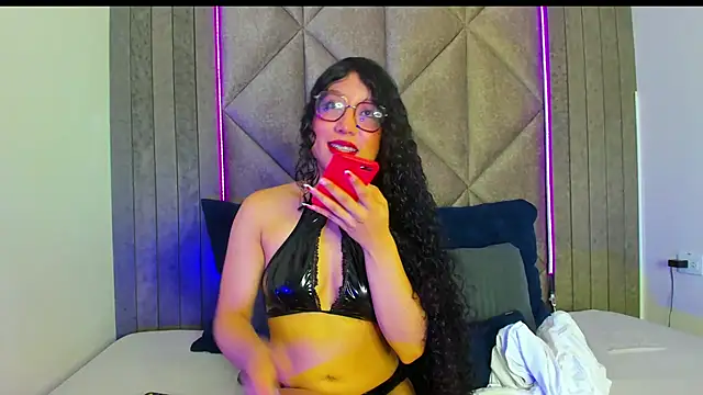 BriaConner  online show from January 23, 2025, 2:44 am