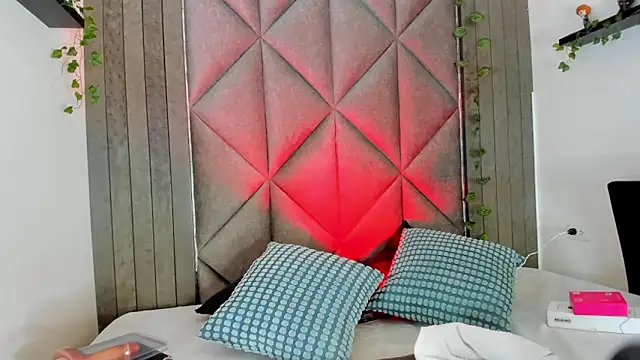 BriaConner  online show from March 20, 2026, 3:44 am